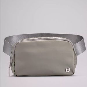 ⚡️HOST PICK⚡️ 💖 Lululemon Everywhere Belt Bag 1L - Sage Gray